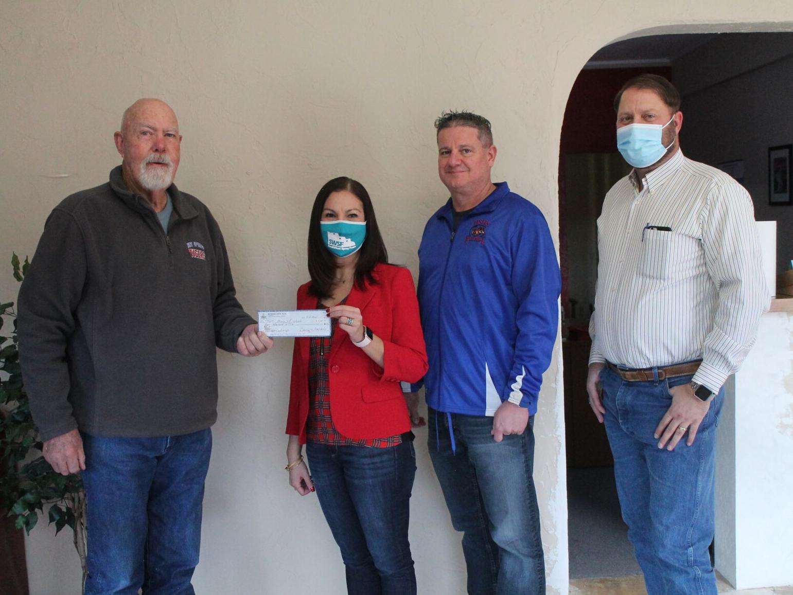 Masons Make Donation To Schools